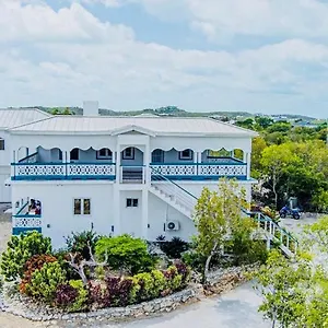 Serenity By The Water Providenciales